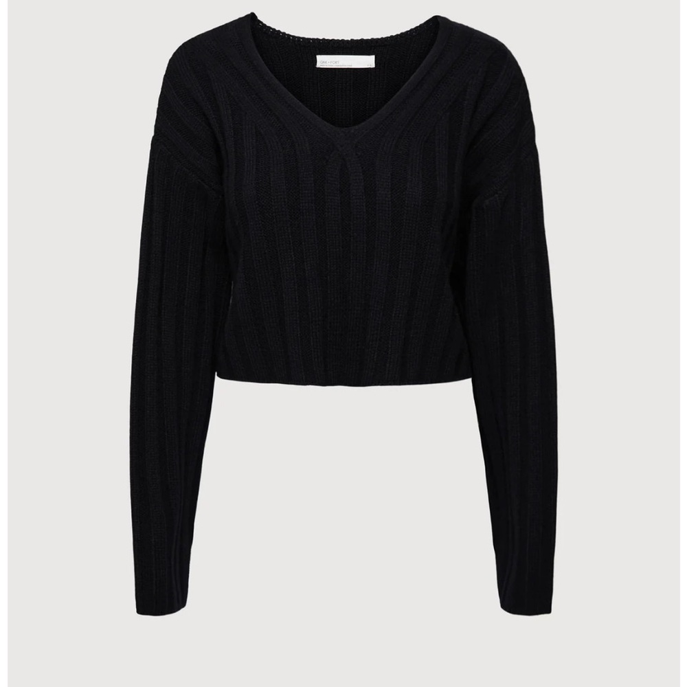 NWOT oak and fort cropped black sweater